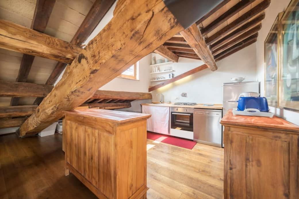 Pantheon Charming Penthouse Apartamento